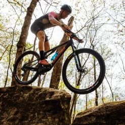 Santa Cruz Blur C S Trail -Fahrradteile Verkaufsladen SC FULL SHOOT Bvernor 0630 02