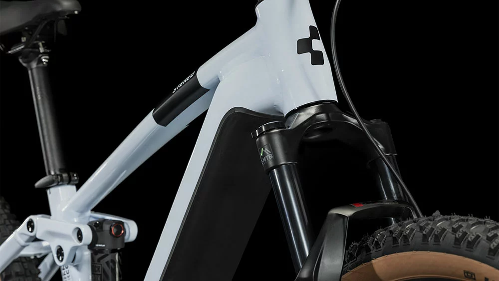 Cube Stereo Hybrid 120 Pro 625 Flashwhite´n´black 6 Cube Stereo Hybrid 120 Pro 625 Flashwhite´n´black – Bild 6