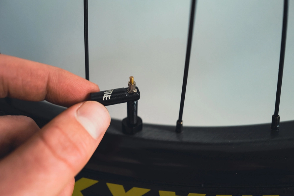 Title Tubeless Ventil-Set 4 Title Tubeless Ventil-Set – Bild 4